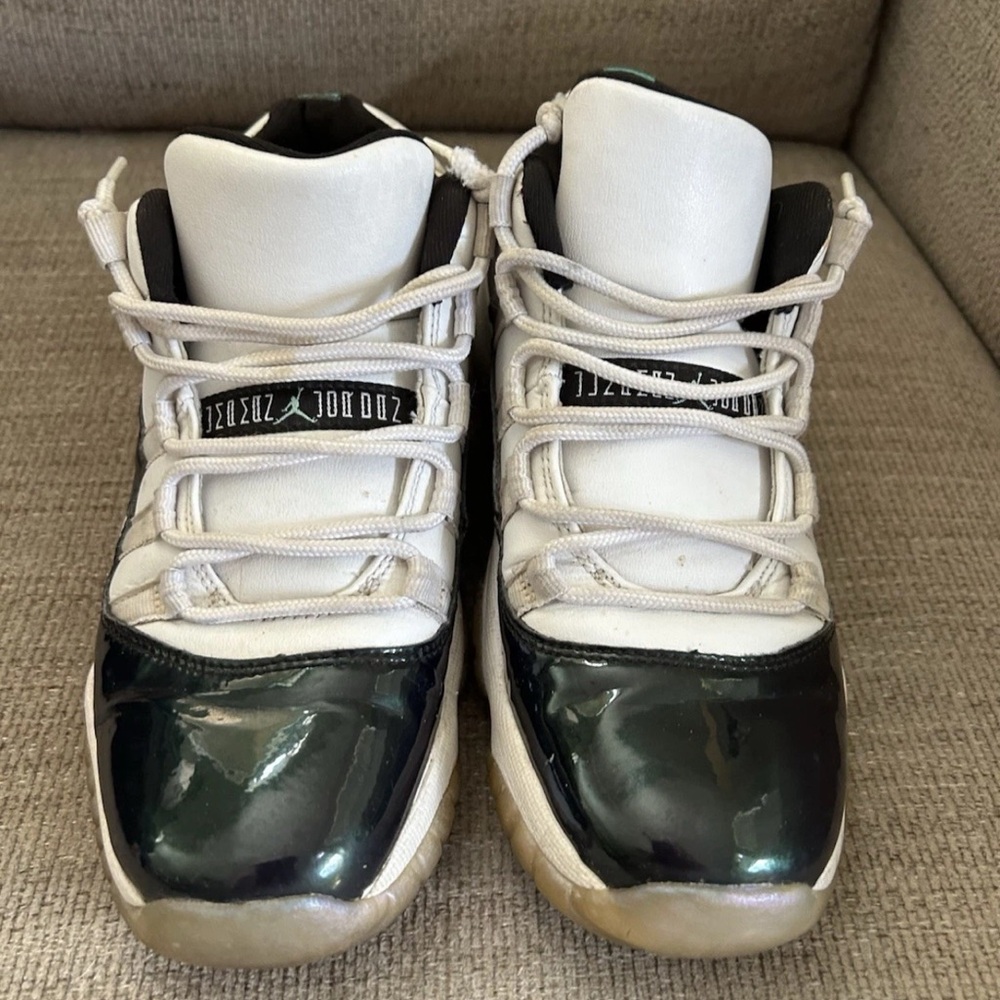 Nike Air Jordan 11 XI Retro 528895-145 Youth Size 6Y